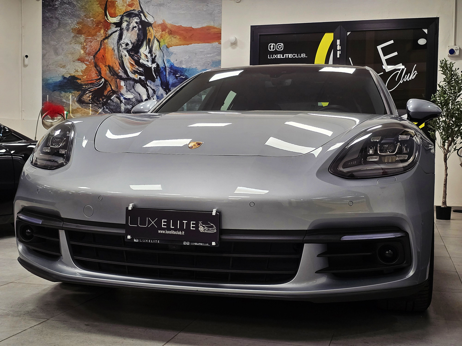 Porsche Panamera 4