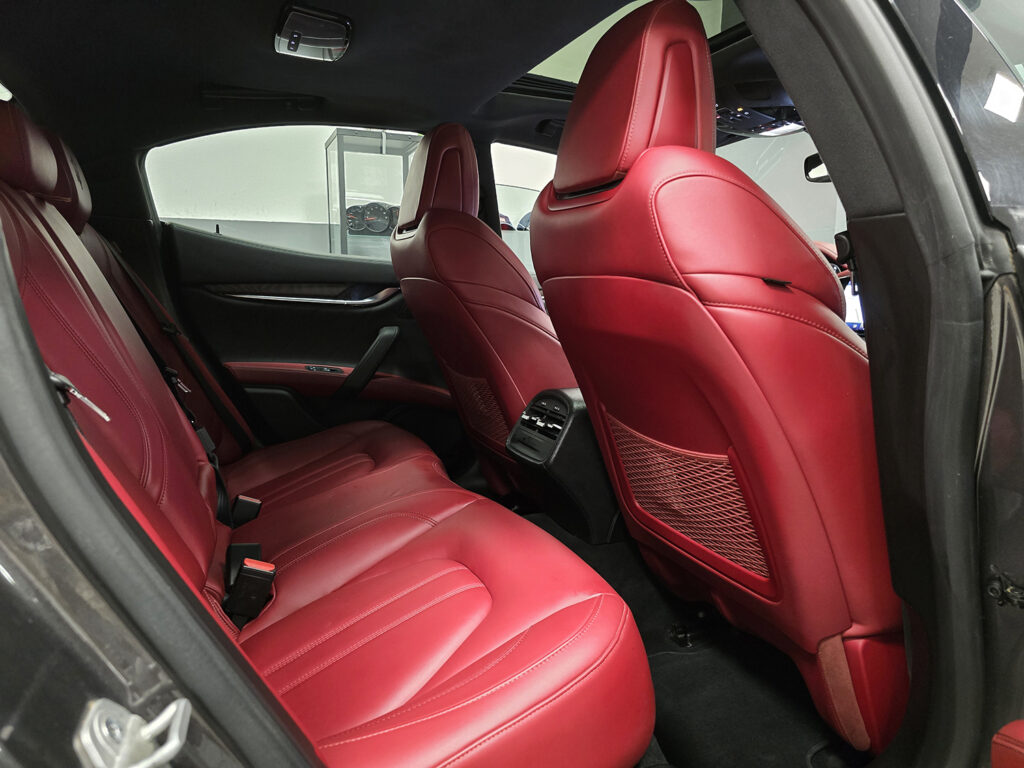 Maserati Ghibli GranSport - foto 15 di 19