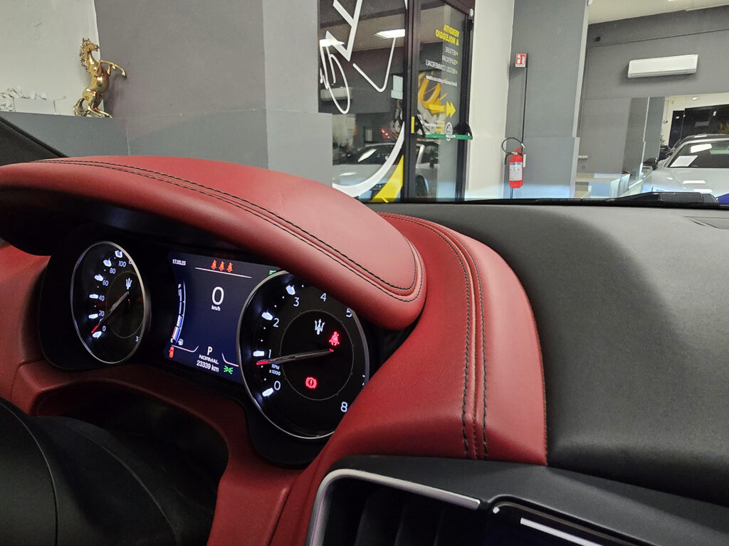 Maserati Ghibli GranSport - foto 18 di 19