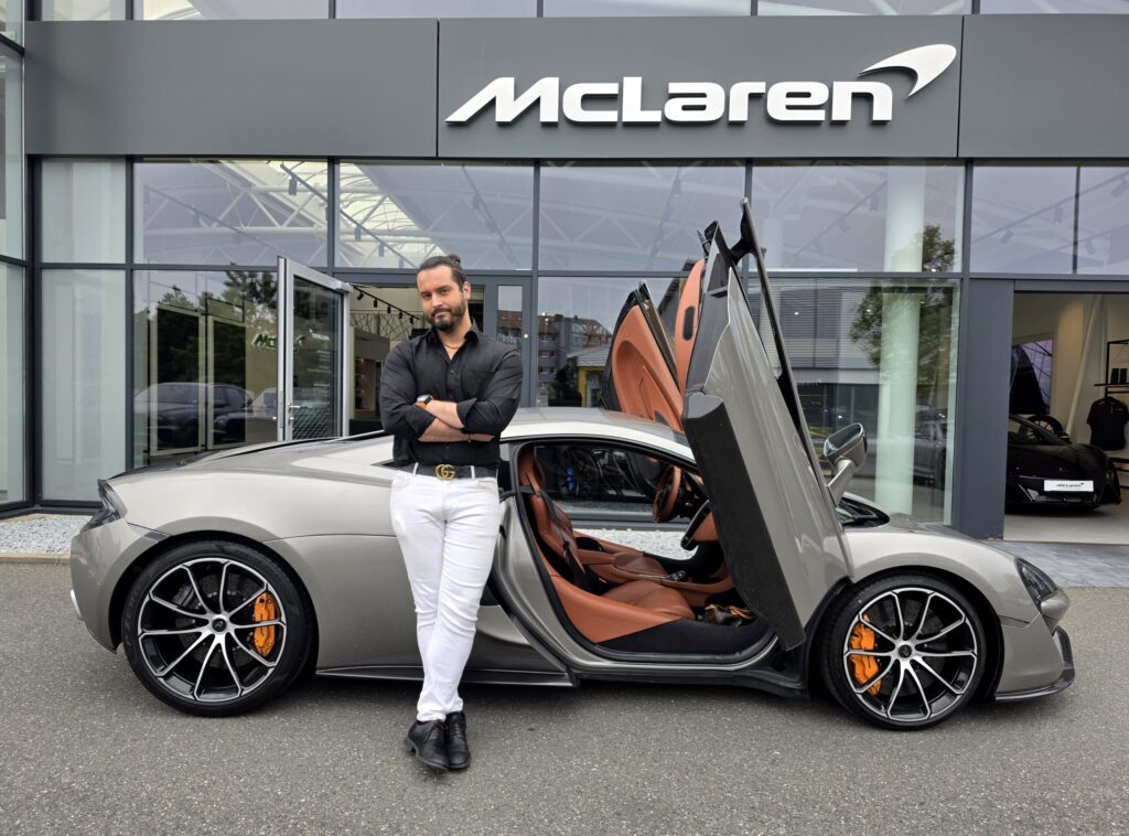 McLaren 570S - foto 1 di 27